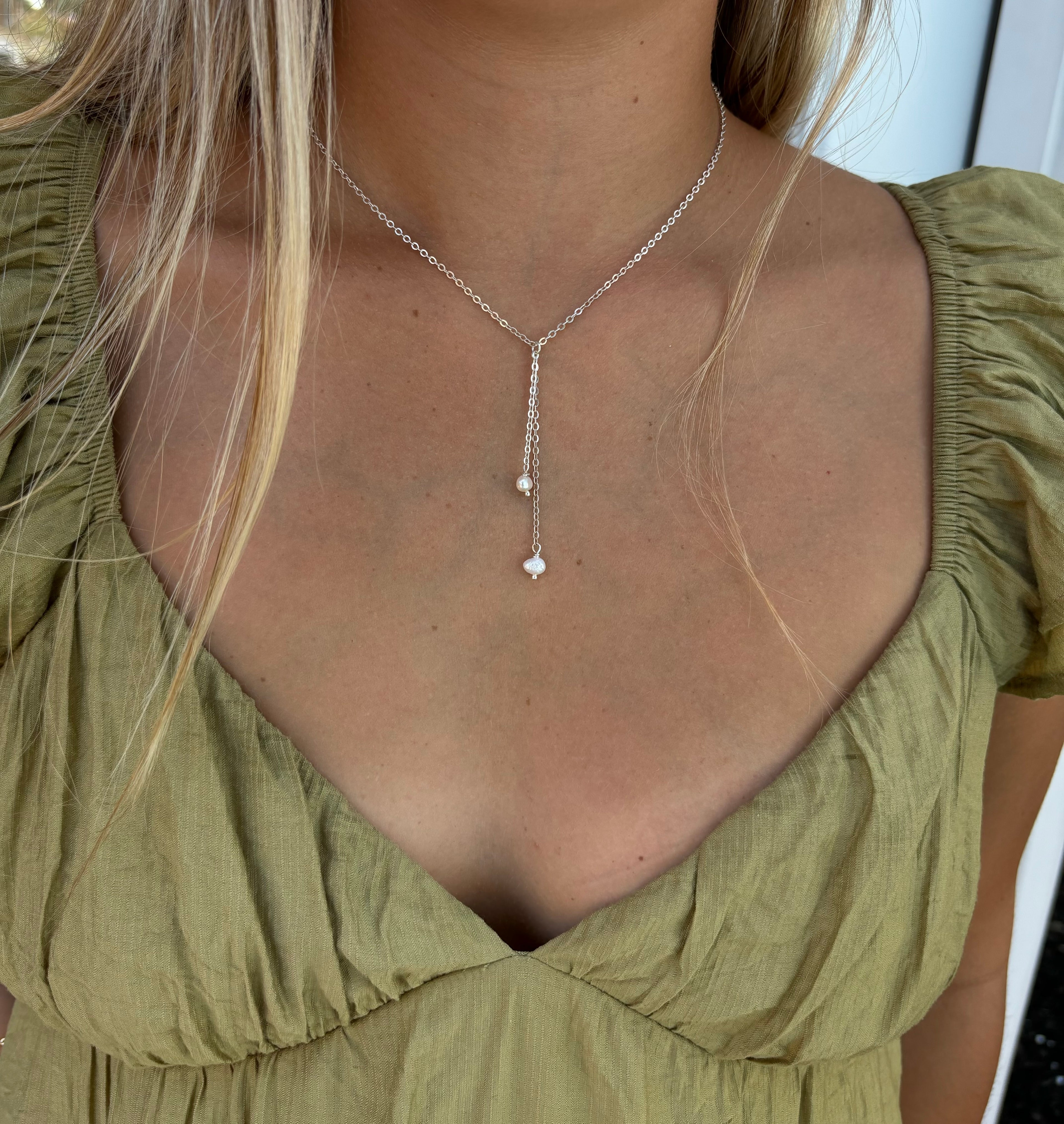 Drop Pearls Necklace